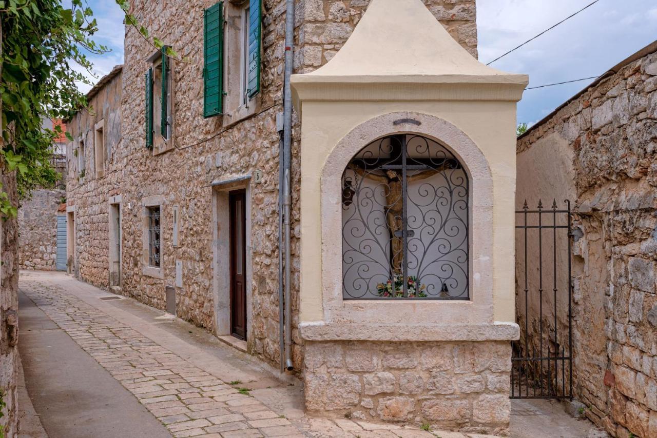 Stari Grad - 1 Apartment *